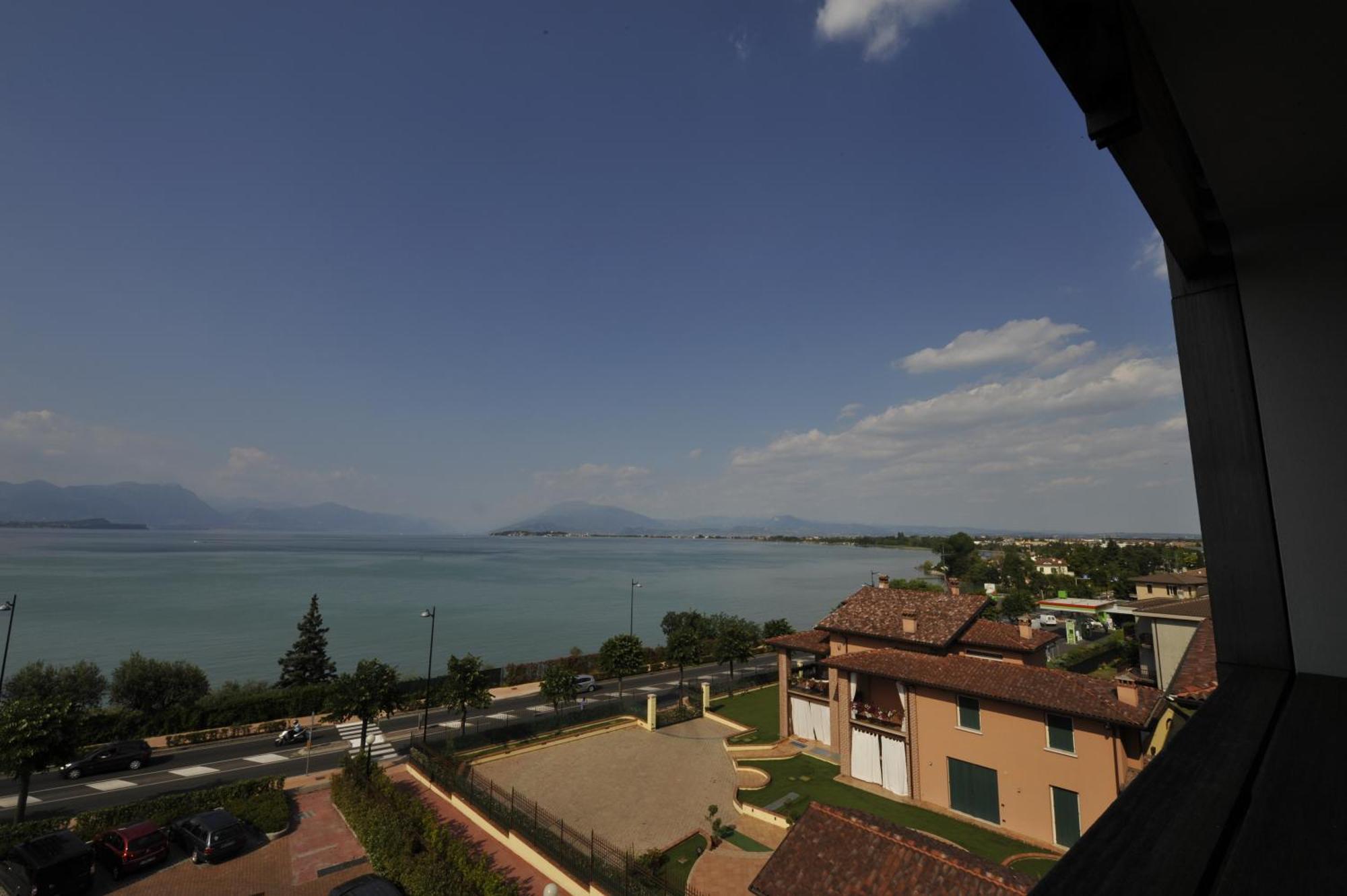 Hotel Acquaviva Del Garda Desenzano del Garda Exterior foto